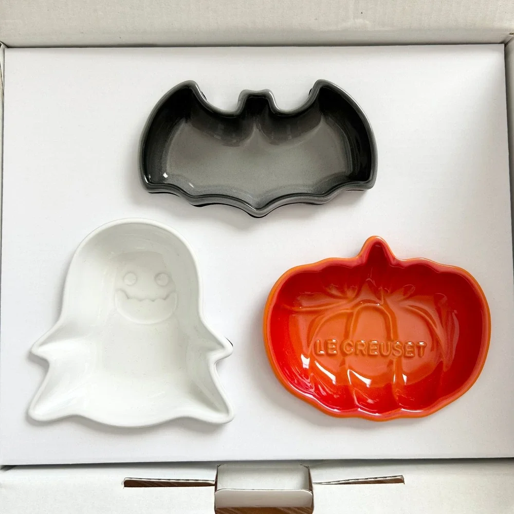 Le Creuset Halloween Mini Bowls Stoneware Flame Flint White Set of 3 Bat Ghost
